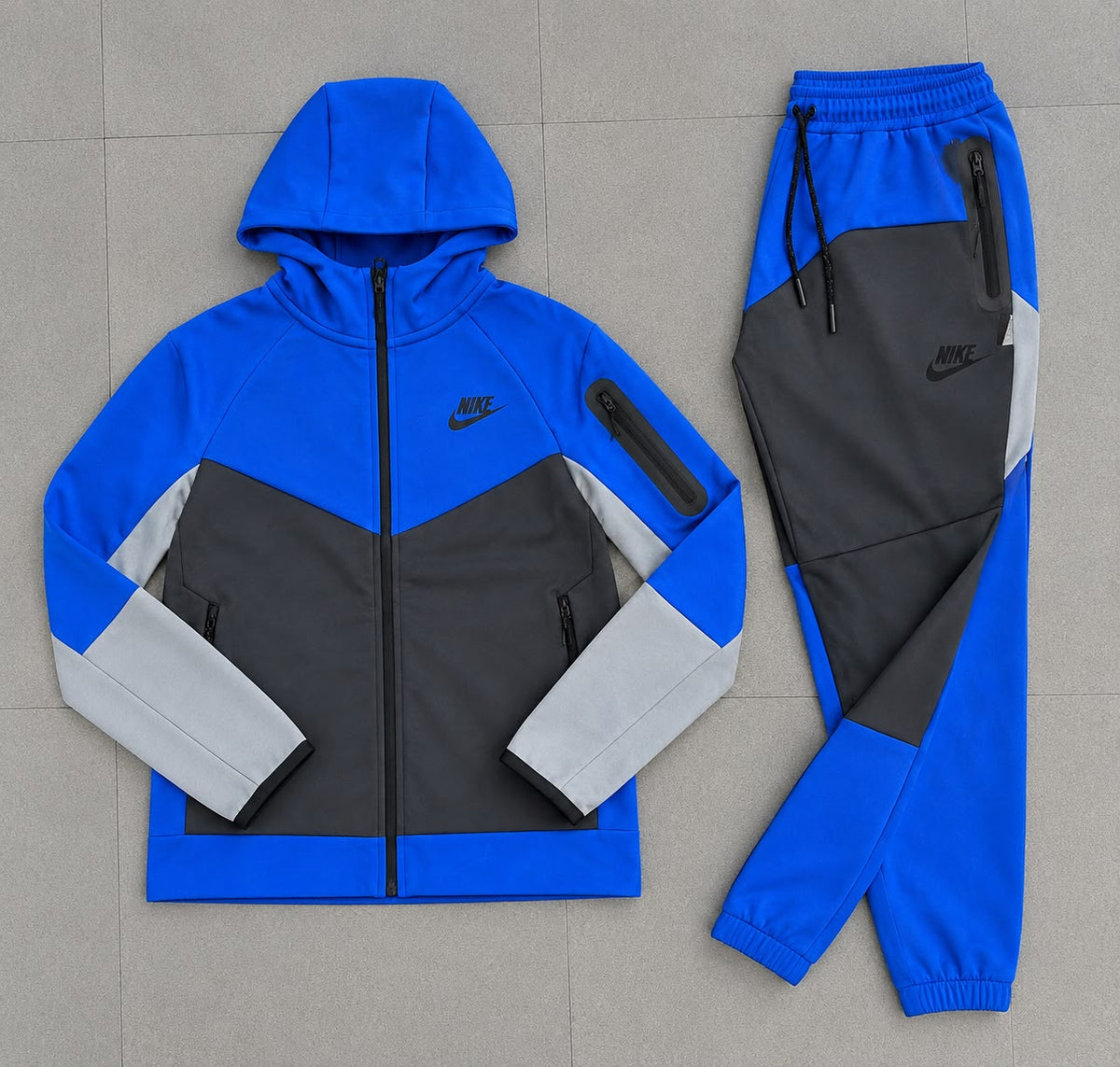 NIKE TECH